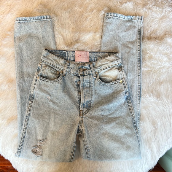 Revice Denim light wash jeans - Picture 8 of 9